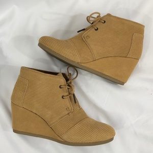 Tom’s Corduroy Shoes Size 8 Ladies